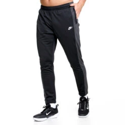 Nike Sportswear Sport Essentials Trainingsanzug Herren - Schwarz, Grau 12 Nike Sportswear Sport Essentials Trainingsanzug Herren - Schwarz, Grau -BIDI BADU Verkäufe 55235000 14