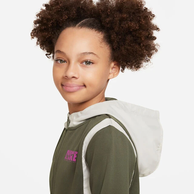 Nike New Sportswear Woven Ovly Trainingsanzug Jungen - Oliv, Creme 10 Nike New Sportswear Woven Ovly Trainingsanzug Jungen - Oliv, Creme – Bild 8