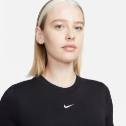 Nike New Sportswear Essential Slim CRP LBR T-Shirt Damen - Schwarz -BIDI BADU Verkäufe 57028000 16